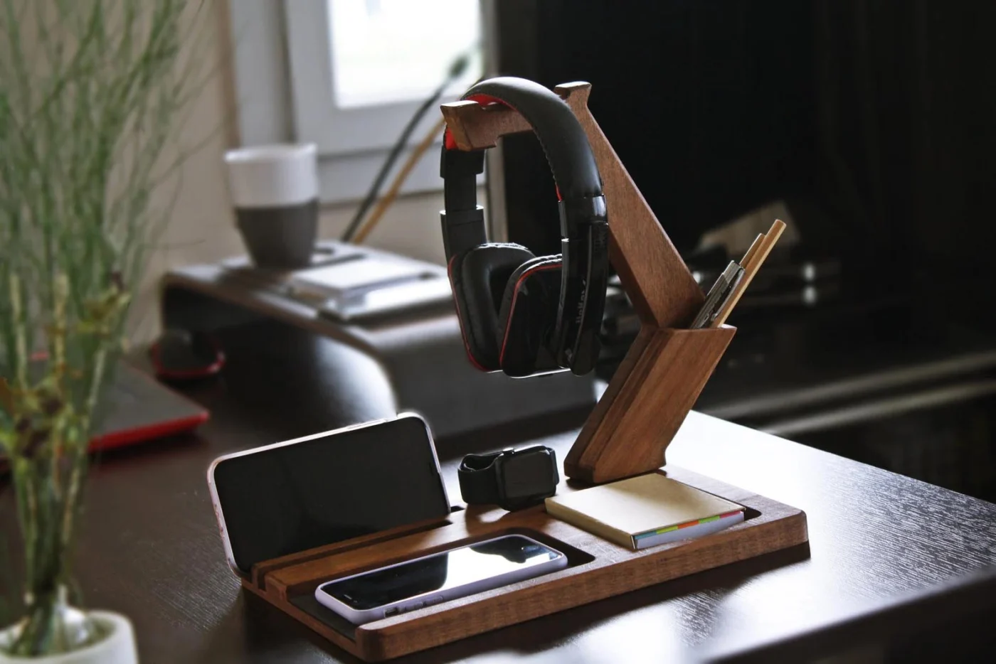 Headphone stand combined with a desk organizer