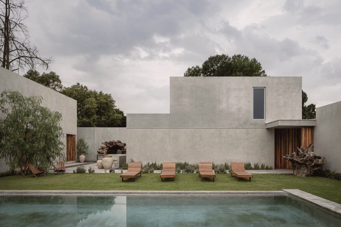 casa-mate-by-araujo-galvan-arquitectos-is-a-study-of-simplicity-and-refinement-–-ds