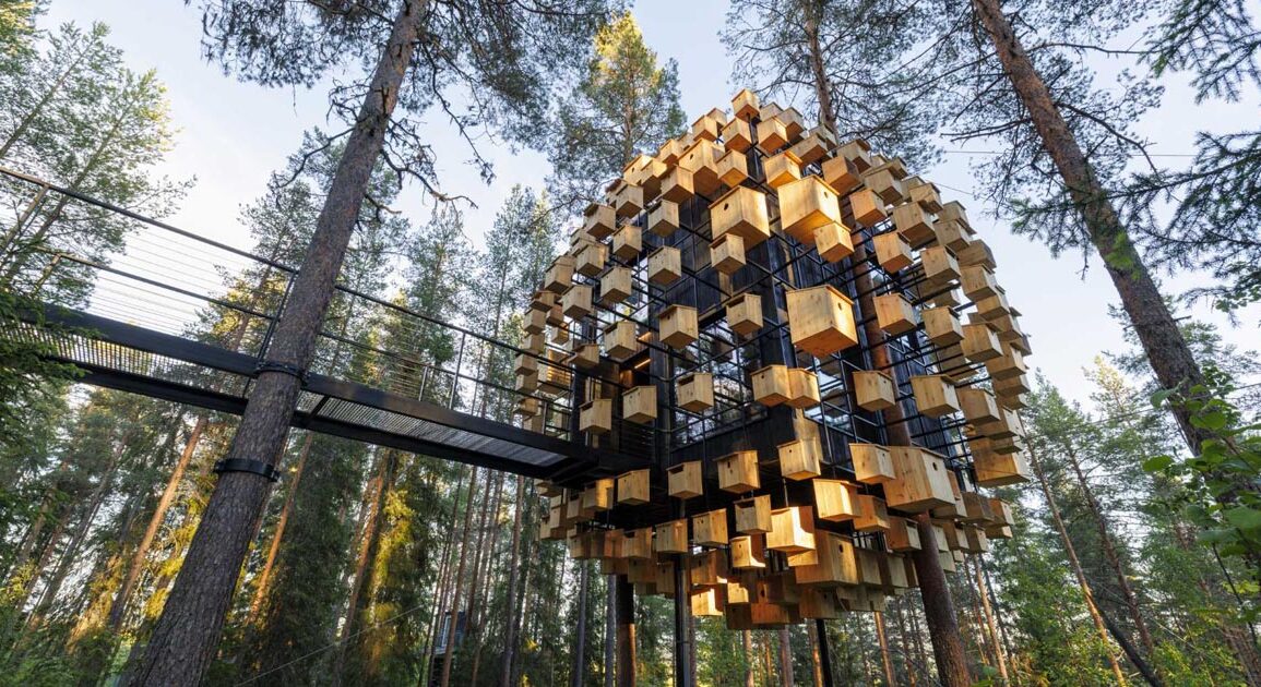 350-bird-houses-cover-this-suspended-hotel-room-in-a-swedish-forest