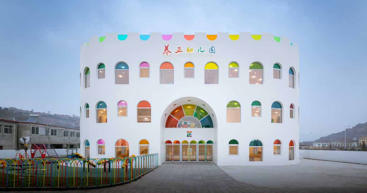 this-kindergarten-design-features-vibrant-colored-glass-inside-and-out