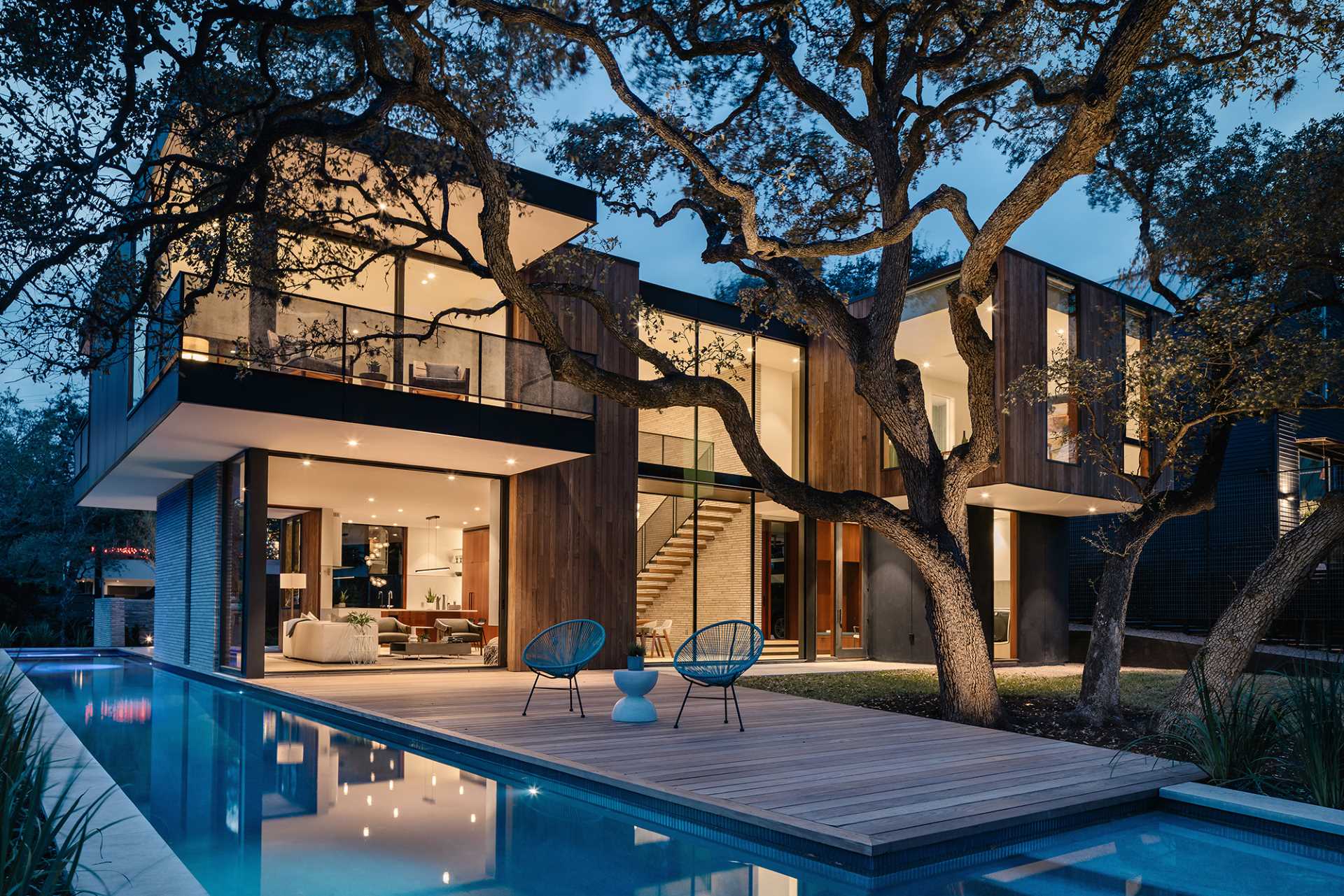 modern house around tree architecture 211124 946 011