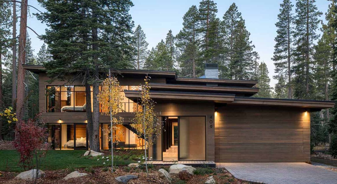 an-intentionally-muted-yet-refined-palette-of-natural-materials-for-a-home-in-lake-tahoe