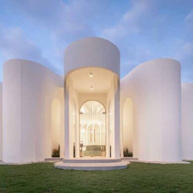 a-cafe-design-that-draws-inspiration-from-the-flowers-that-naturally-grow-on-site