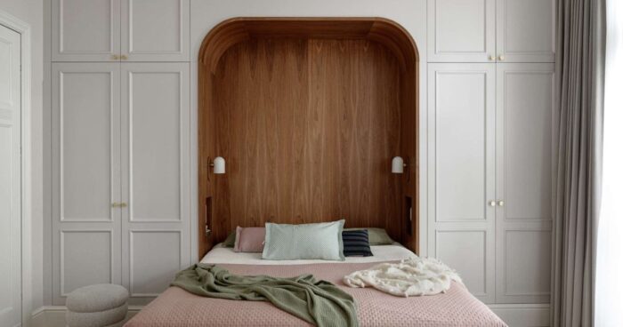 inside-an-apartment-where-art-meets-soft-minimalism