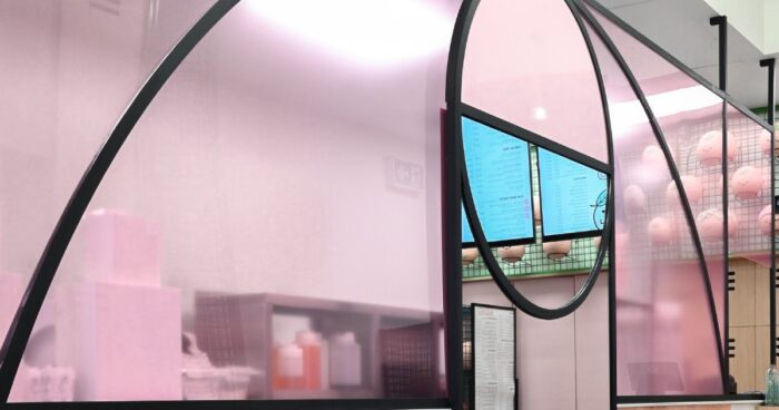 this-bubble-tea-shop-looks-like-a-mini-basketball-court