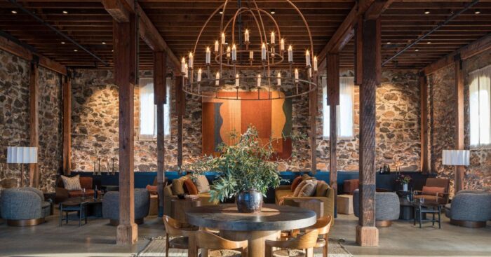 this-1800s-stone-building-became-a-sophisticated-wine-tasting-room