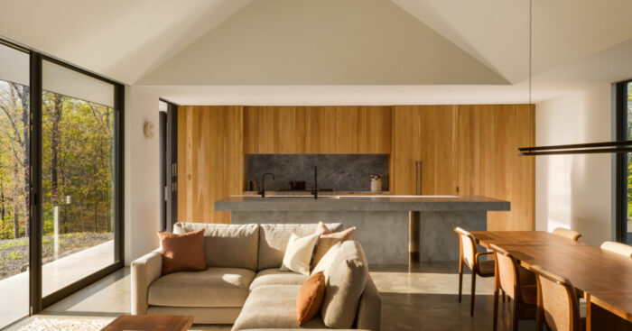 exploring-a-house-and-barn-where-raw-materials-meet-scenic-views