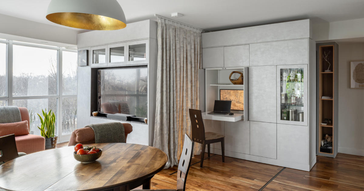 this-apartment's-moving-walls-hide-a-secret-bedroom