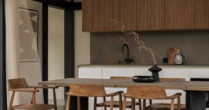 inside-a-japandi-inspired-home-that-balances-nature,-texture,-and-light