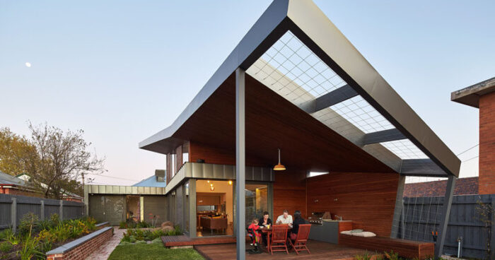 a-bold-extension-brings-new-life-to-this-home