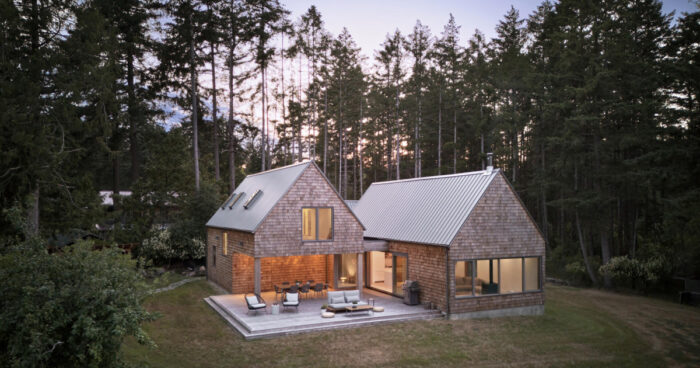 this-forest-cabin-feels-like-a-hidden-hideaway