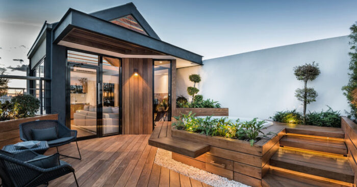nature,-comfort,-and-design-meet-on-this-urban-rooftop