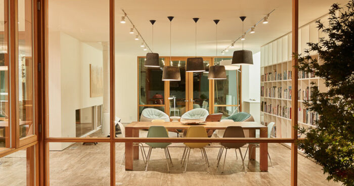 the-house-that-hides-an-art-studio-behind-its-walls