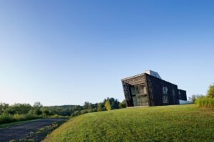 from-farmland-to-high-design:-inside-the-shou-sugi-ban-house-made-for-art-lovers