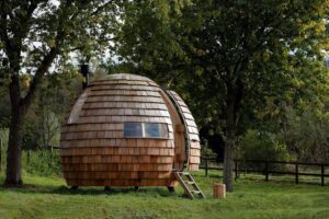 two-british-designers-created-the-perfect-mini-garden-pod-for-your-backyard