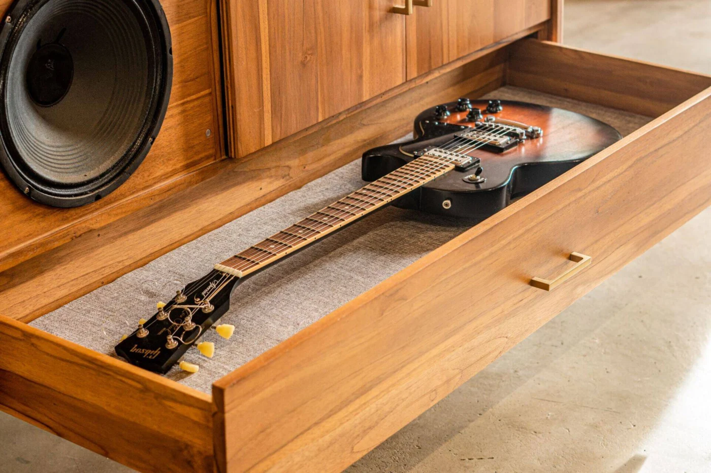 Sonoforma amp furniture in a home interior