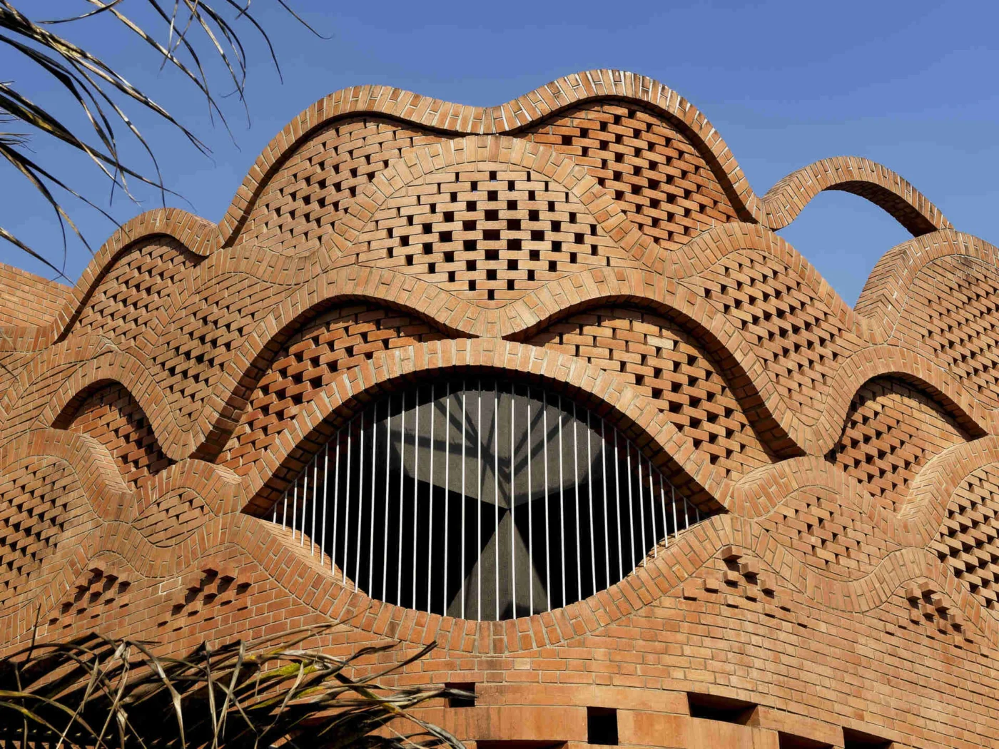 Close view of the honeycomb brick crown with a large curved opening