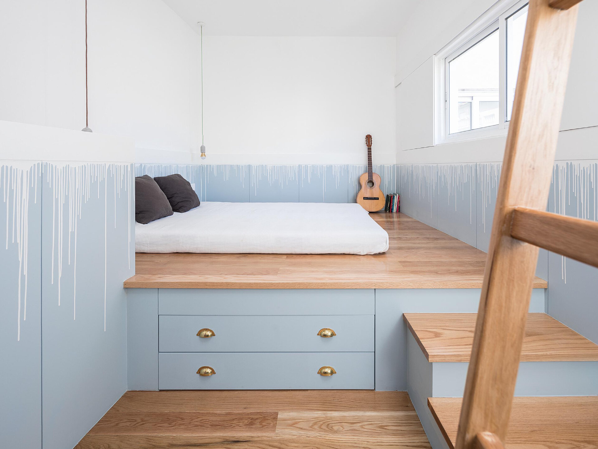 this-tiny-house-proves-small-spaces-can-still-feel-thoughtfully-designed