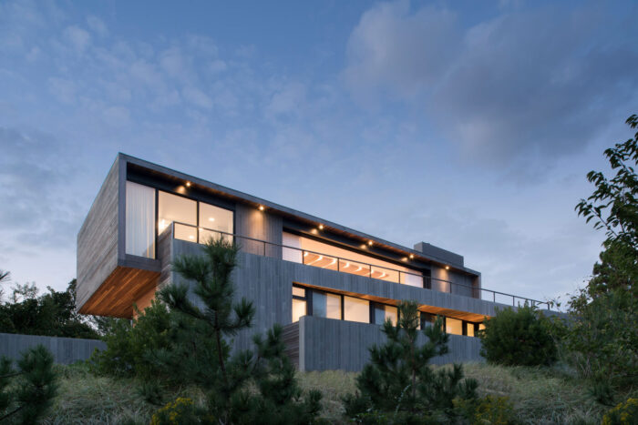 this-seaside-home-is-clad-from-top-to-bottom-in-weathered-timber