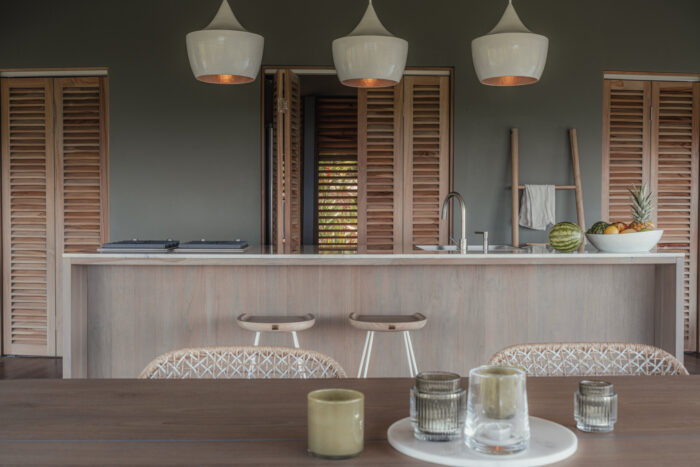 a-modular-structure-that-allows-a-roof-to-flow-like-the-landscape