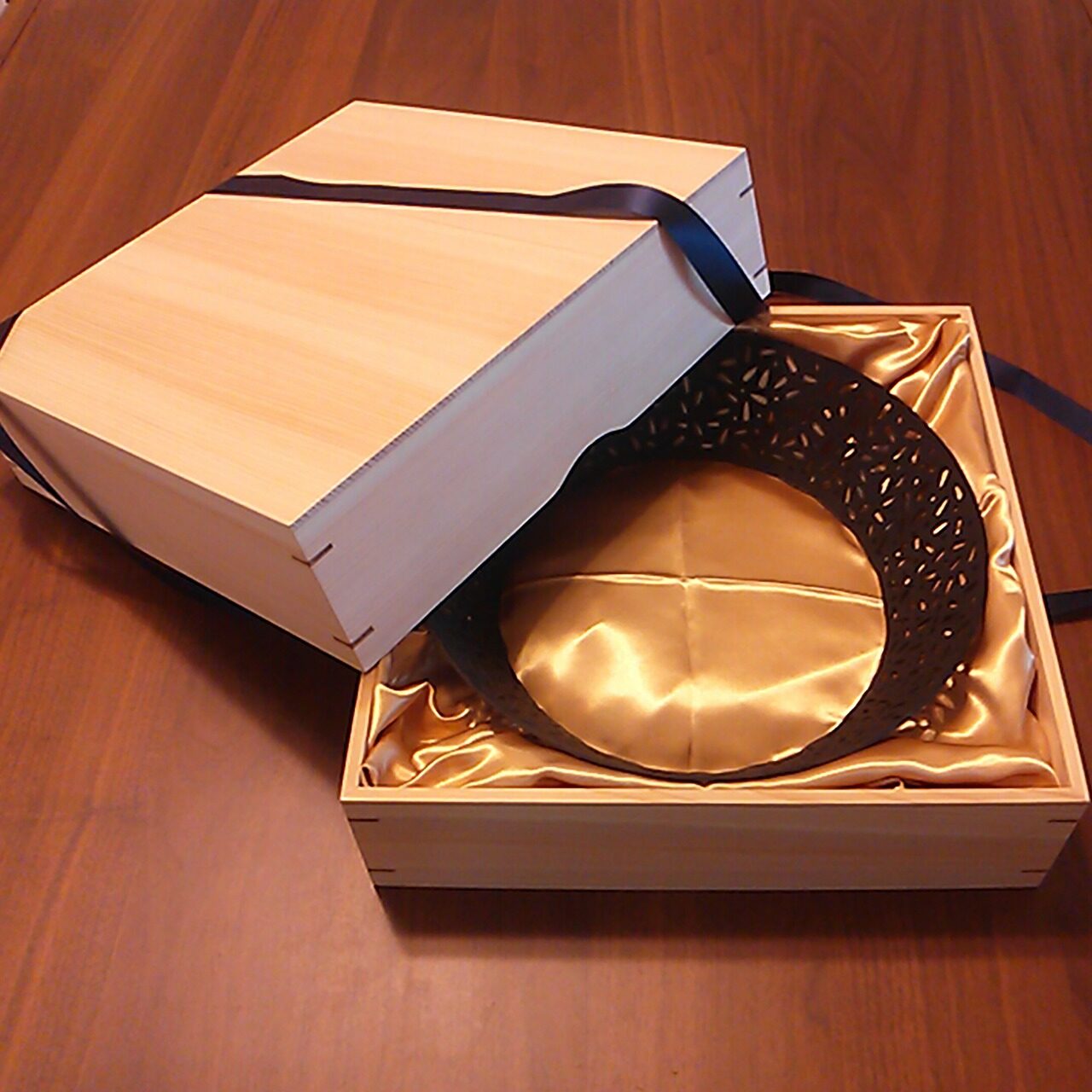 "Komorebi" / Cast Iron Bottomless Basket — 7