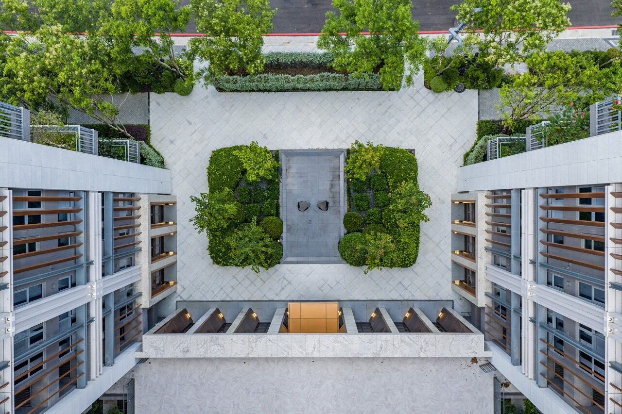 STYLE HYDE BUILDING — 2