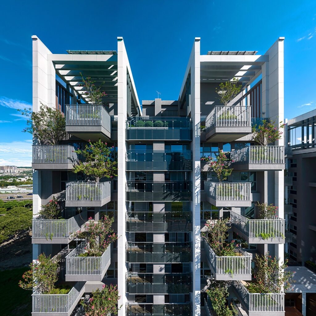 STYLE HYDE BUILDING